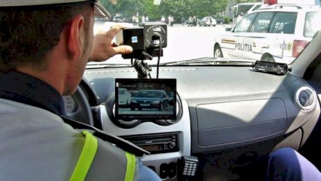 Cod Rutier. Care sunt amenzile pentru depășirea vitezei legale. Ce se întâmplă când treci cu mai mult de 50 km/h peste viteza legală