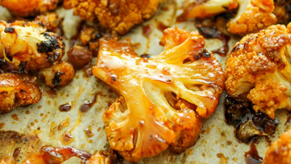 Conopidă la cuptor. Dacă o mănânci caldă, parcă guști dintr-o bucată de carne