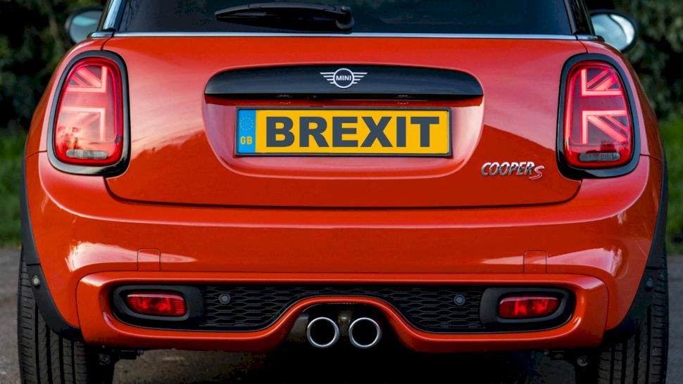 Decizie definitivă. Mașinile cu volan pe dreapta nu se mai pot înmatricula în România