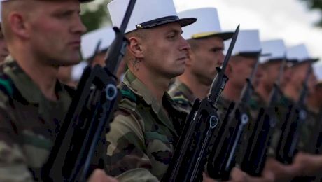 Ghid de înrolare în Legiunea Străină: salarii, acte necesare, teste fizice