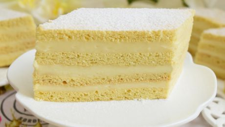 Prăjitură Albă ca Zăpada. Cum se face acest desert și ce compoziție are crema
