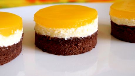 Desert prăjitura Fanta. Cum se prepară, ingrediente ai nevoie. Se poate face și cu Mirinda?