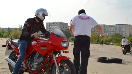 La ce vârstă îți poți lua permisul pentru motociclete, categoria A