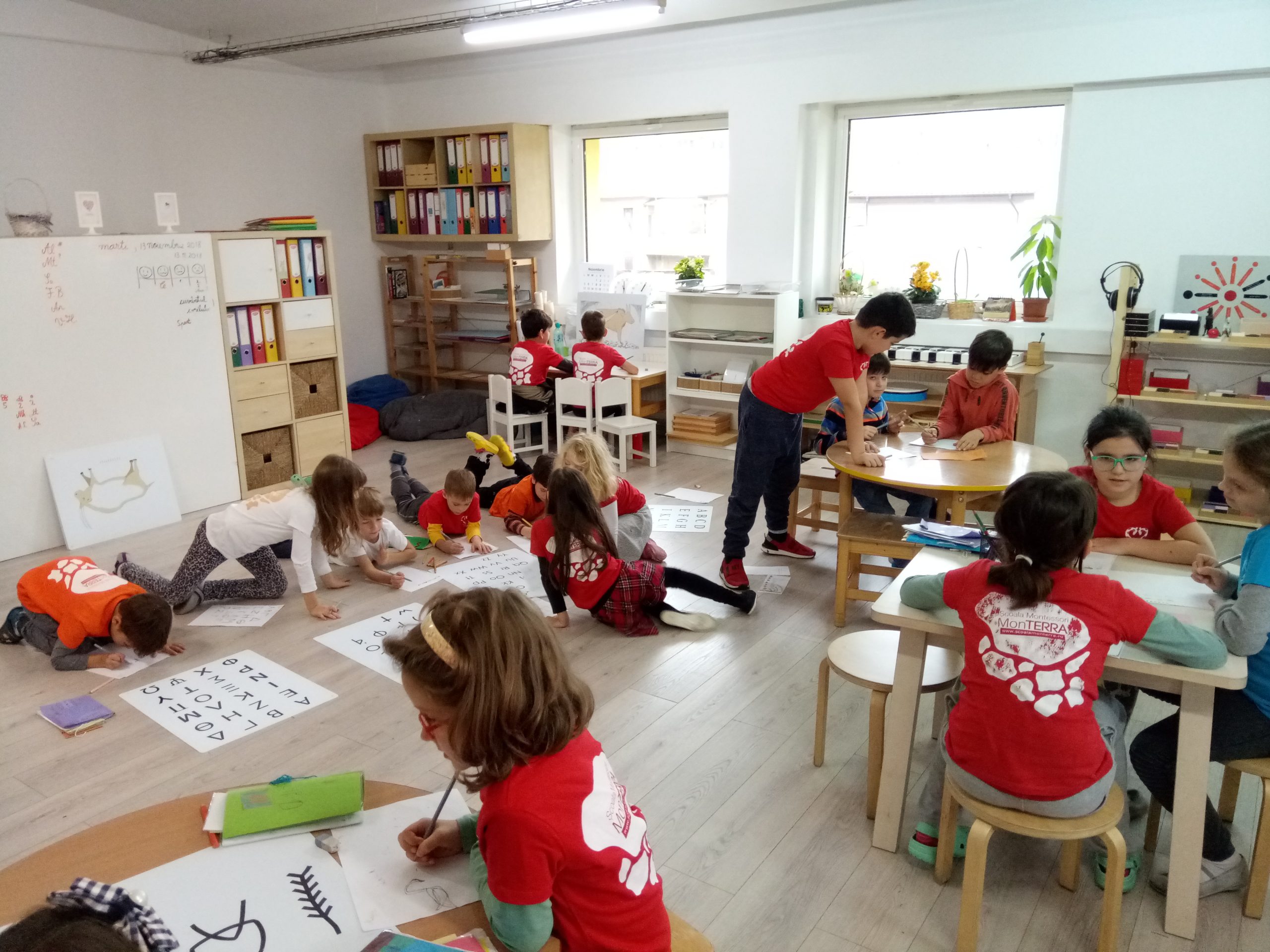 Motto Montessori: “Ajută-mă să o fac singur”