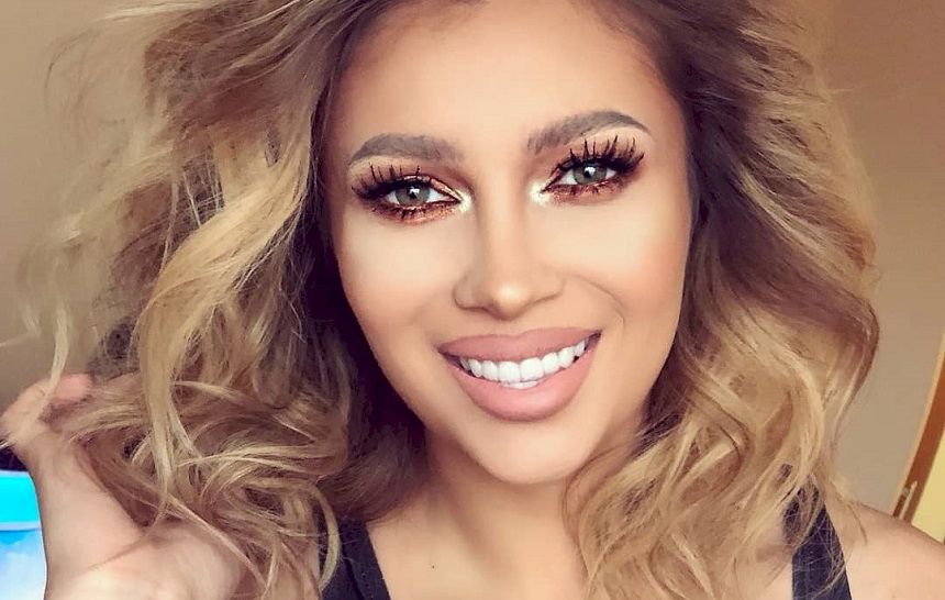 Punem pariu că nu ai fi recunoscut-o! Cum arăta Lora brunetă și fără operații estetice