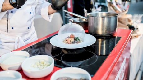 Câți bani câștigă, de fapt, un bucătar șef în România în comparație cu Franța