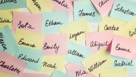 10 nume de fete rare pe care nu le întâlnești prea des în România