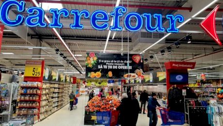 Program Carrefour de sărbători. Orele de funcţionare pentru Crăciun şi Revelion. Cum se lucrează pe 25, 26 decembrie şi 1, 2 ianuarie