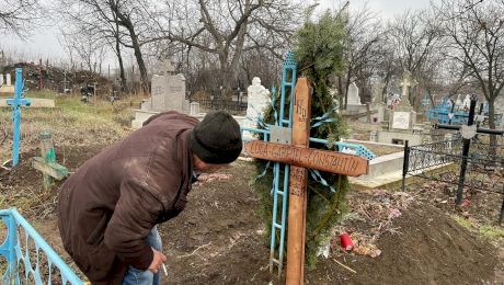 S-au trezit cu mortul la ușă! Un bărbat înmormântat în urmă cu câteva zile s-a întors acasă