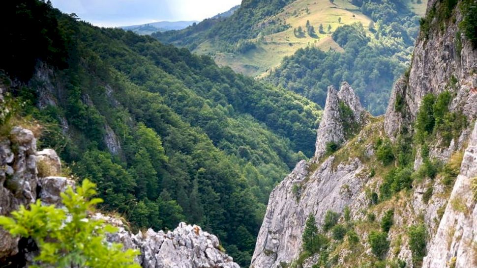 Cele mai spectaculoase locuri din Munții Apuseni. E păcat să le ratezi dacă mergi  FOTO