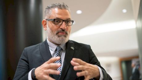 Damian Drăghici: vârstă, CV, înălțime, greutate, avere, soție