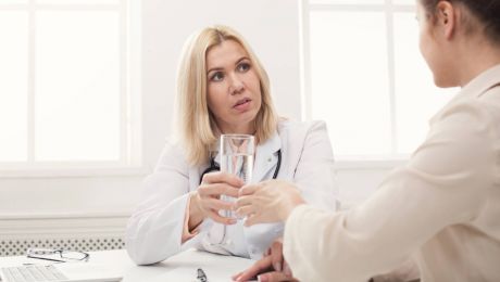 De ce trebuie să bei multă apă înainte să faci o ecografie