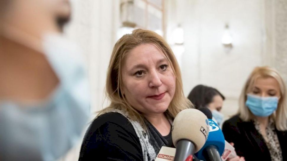 Adevărul despre Diana Șoșoacă! Cu cine a apărut la protestul minerilor din Lupeni