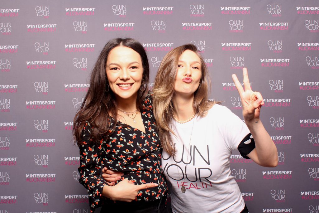 Ioana Scărlătescu, alături de verişoara Adela Popescu