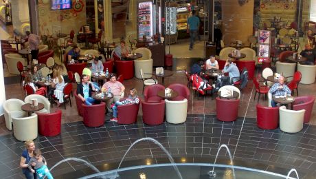 La ce oră se închid magazinele astăzi, 1 mai în București. Programul din Sâmbăta Mare