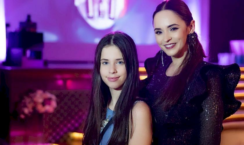Cât de schimbată este Violeta, fiica Andreei Marin: 
