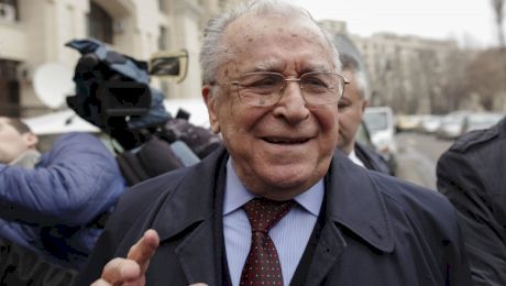 Dosarul Revoluției în care Ion Iliescu este acuzat de infracțiuni contra umanității, întors la Parchetul Militar