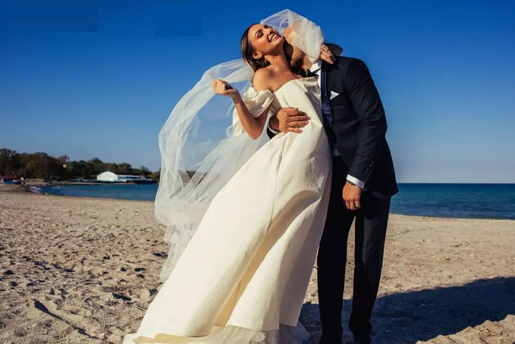 Alexandra Stan, alături de soţul ei, Emanuel. Sursa foto: Facebook