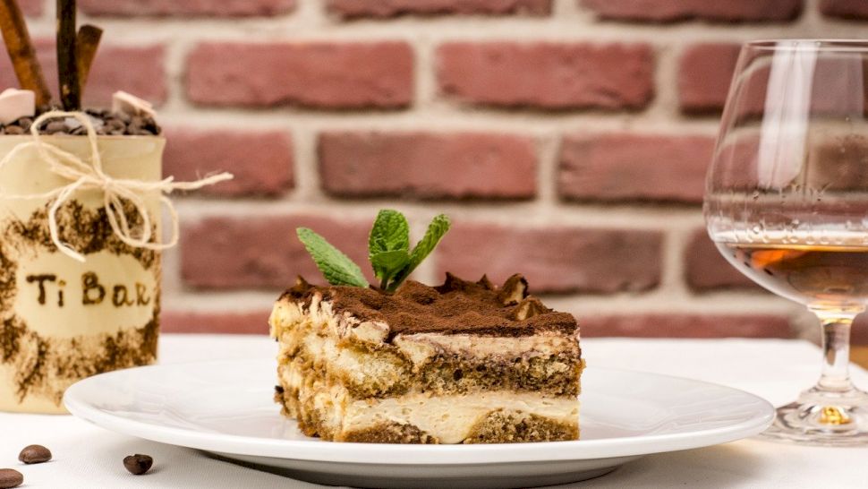 Rețetă de tiramisu cu cremă mascarpone. Lista cu ingrediente și modul de preparare este dată de un celebru patiser