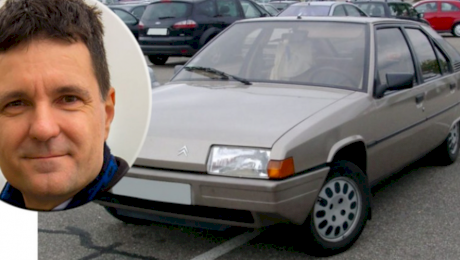 Ce mașină conduce Nicușor Dan. Primarul Bucureștiului n-o scoate prea des din garaj, însă atunci când o face atrage priviri