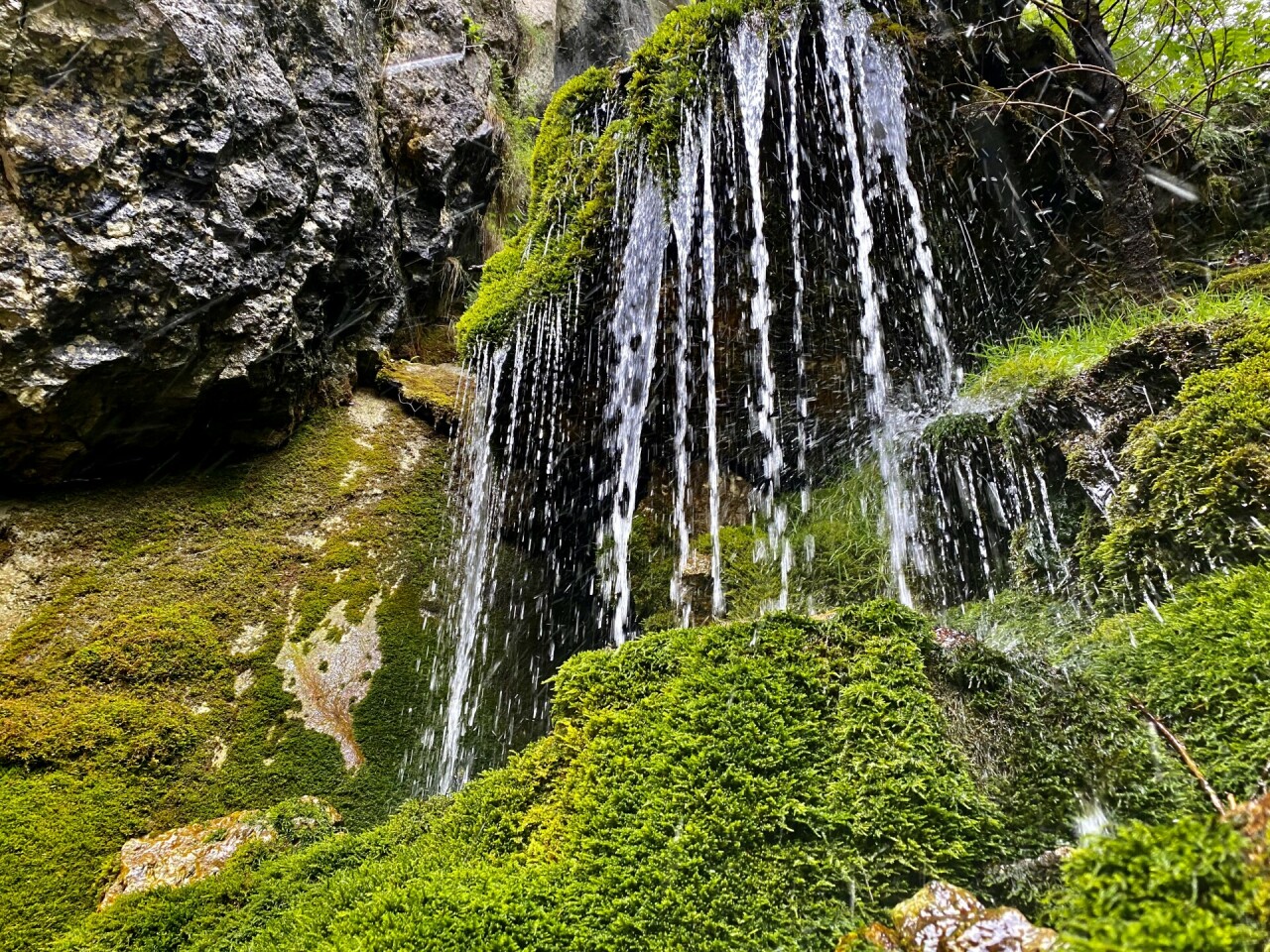 Cascada 7 izboare din inima Munților Bucegi