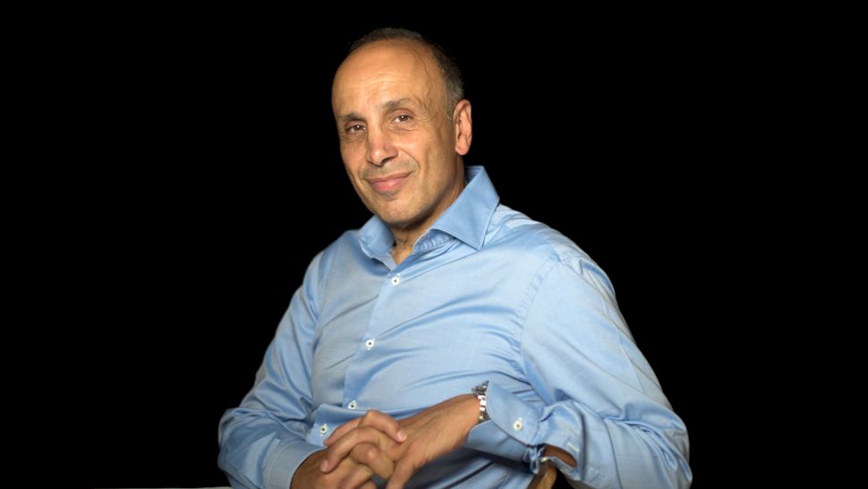 Dr. Wargha Enayati: CV, vârstă, înălțime, avere, familie, afaceri, naționalitate - Imperiul Leilor