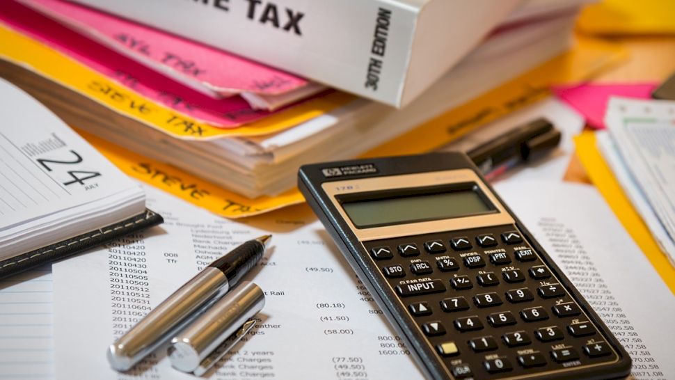 Taxe și impozite. Cum se plătesc, cum aflii cât ai de plată și ce poți păți dacă nu le achiți