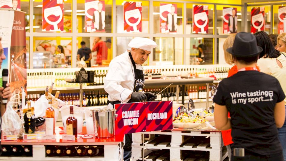 Ce salarii și ce beneficii au angajații de la Selgros. Cât ia o casieră și cu cât este plătit un șef