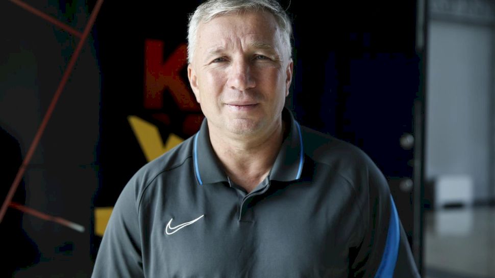 Dan Petrescu:  CV, vârstă, înălțime, greutate, familie, soție, copii, afaceri, salariu