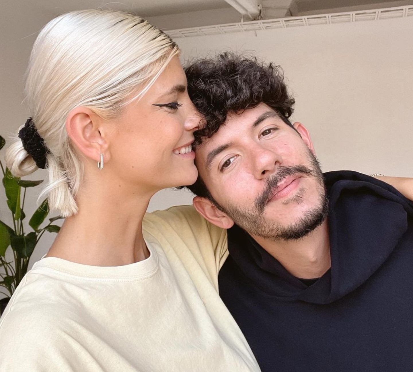 Laura Giurcanu, alături de logodnicul infidel