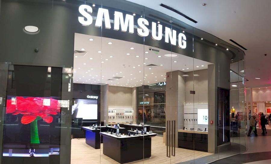 Ce salarii au angajații Samsung România. Cât câștigă un director și cât ia un inginer