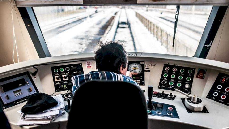 Ce salariu are un mecanic de locomotivă la CFR. Câți bani ia el în fiecare lună