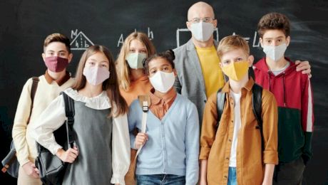 Ce elevi pot lua bursa de studiu. Ce note trebuie să aibă aceștia și cât plătește statul pe lună