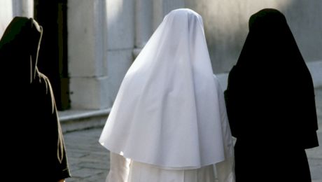 Ce face o călugăriță la mănăstire. Ce rol are și ce îi este interzis