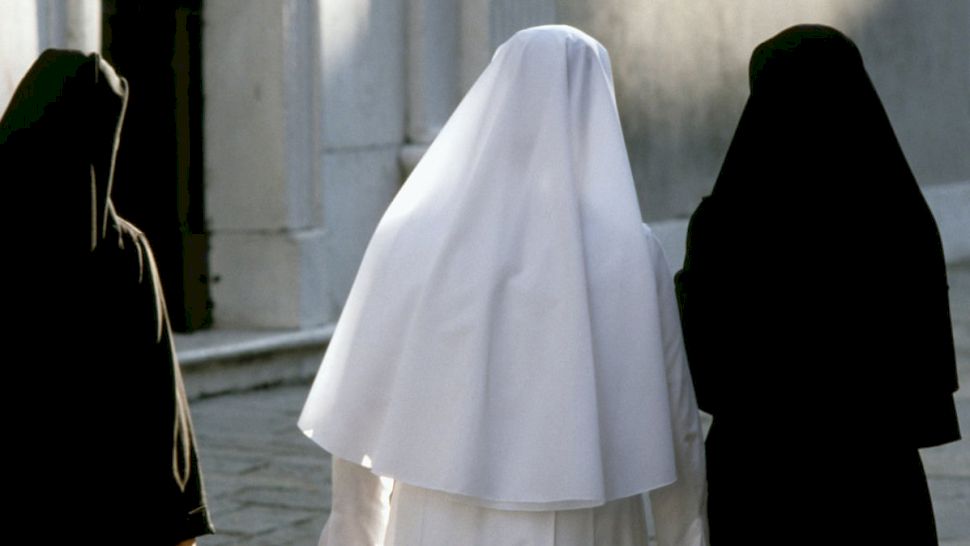 Ce face o călugăriță la mănăstire. Ce rol are și ce îi este interzis