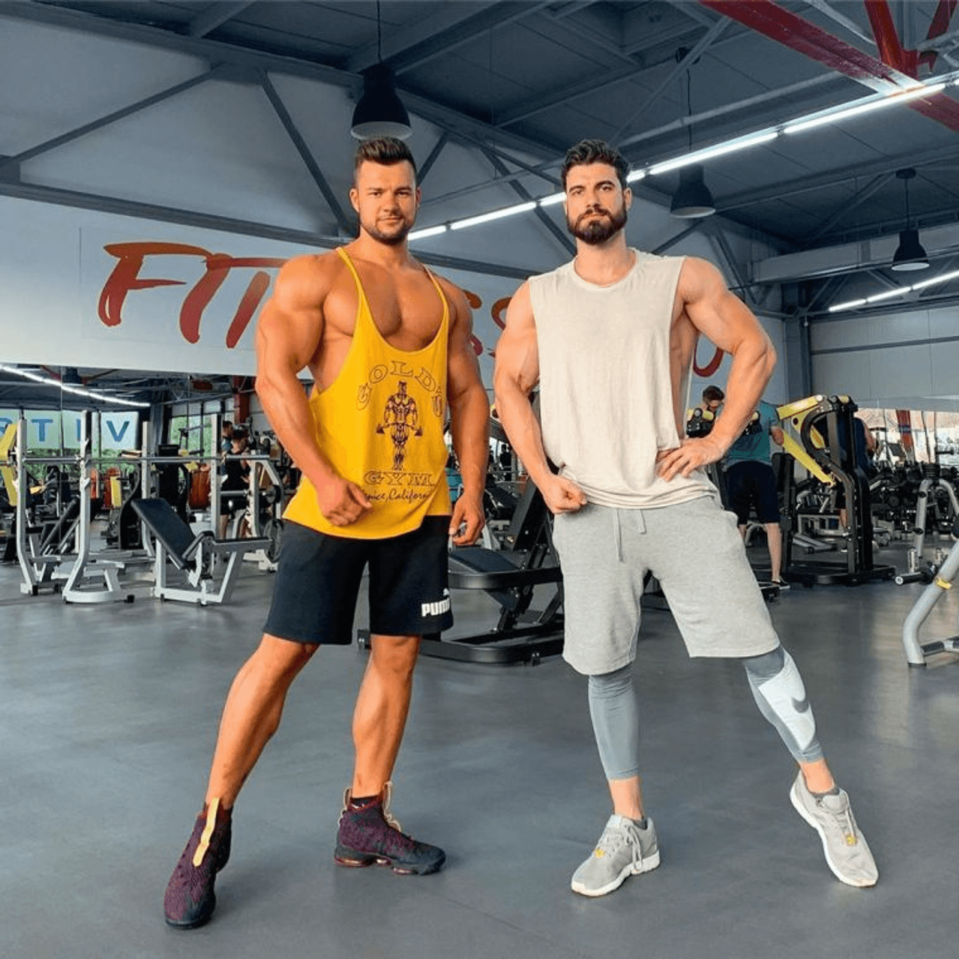 Remus Boroiu (foto stânga), alături de Andi Constantin (foto dreapta), fratele său la fel de pasionat de sport şi emisiuni tip concurs. Sursa foto: Instagram