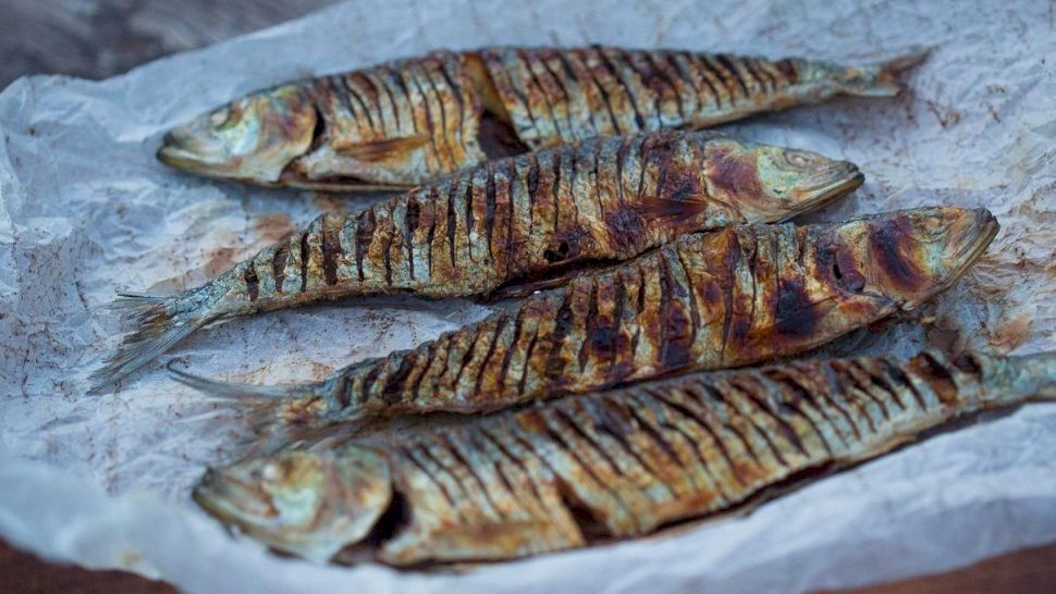 Rețetă scrumbie la grătar: Deliciul din bucătăria românească