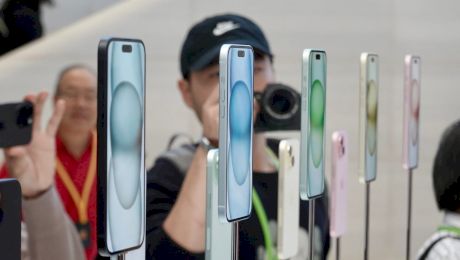 La ce oră au început precomenzile iPhone 15 Pro Max pe eMag