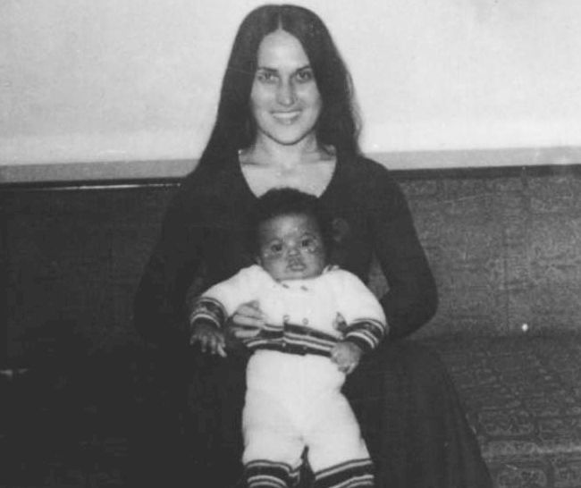 Mama lui Cabral, este 