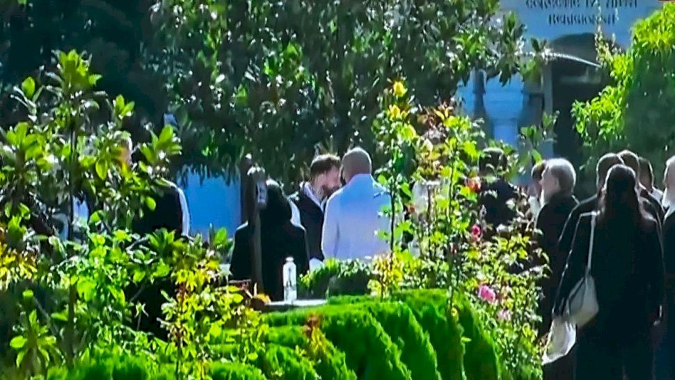 Dana Budeanu, prezentă la înmormântarea fostei soacre. Vedeta a venit să își ia rămas bun de la Delia Budeanu, eleganța ei a atras toate privirile