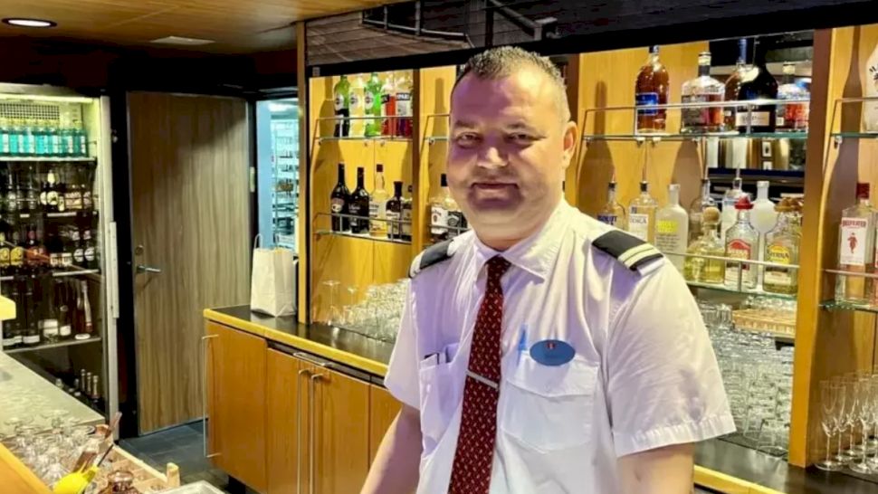 Ce salariu are Daniel Călin, șef pe un vas de croazieră din Franța: ”Câștig cât un director de bancă”