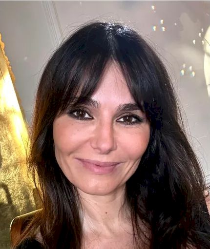 Dana Budeanu și iubitul ei trăiesc o frumoasă poveste de dragoste, însă puțini știu că bărbatul este cu mult mai mic față de creatoarea de modă