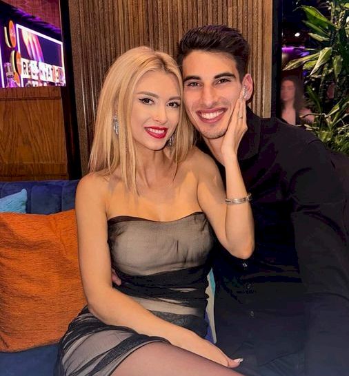 Andreea Bălan și Victor Cornea s-au căsătorit în secret? Artista își adoptă numele de familie și nu mai ascunde acest lucru: „Doamna Cornea