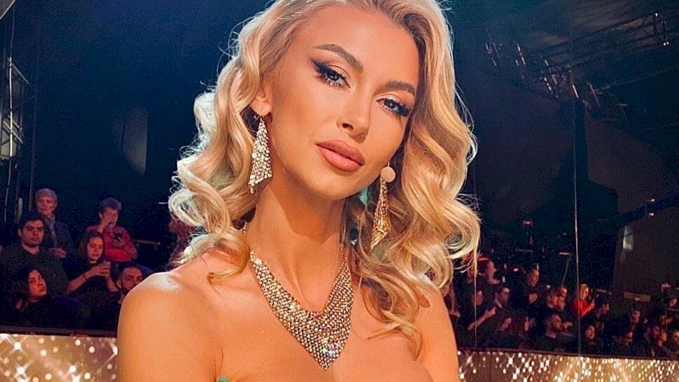 Andreea Bălan se întoarce pe micile ecrane! Cu ce post TV a semnat artista: ”Am început filmările!”