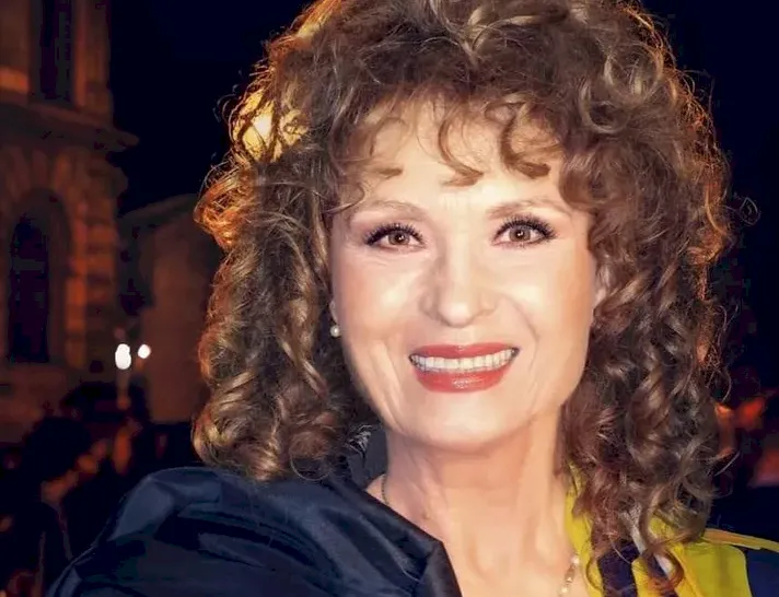 Cum arată Angela Similea la 78 de ani. Artista a avut o apariție surprinzătoare la concertul lui Ovidiu Komornyk