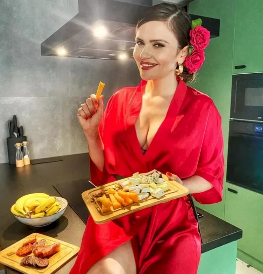 Soția lui Mădălin Ionescu, surprinsă în furou. Prezentatorul a publicat noi imagini din vila familiei