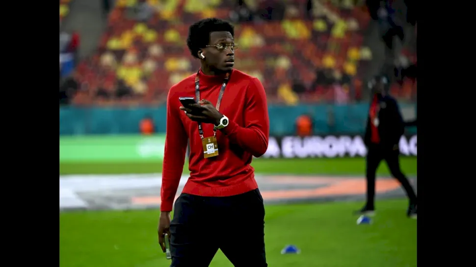 Dawa style! Apariția spectaculoasă a fundașului camerunez la FCSB – Lyon: cum a venit îmbrăcat fundașul lui Gigi Becali