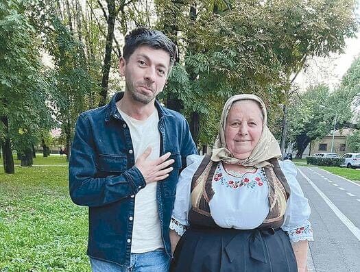 Aniversarea de 76 de ani plină de emoție a bunicii Lenuta. Cum a fost surpinsă de ziua ei de “nepotul” Mircea Bravo ?