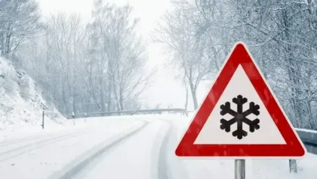 Ploi, lapoviță și ninsoare în acest weekend, în România. Stratul de zăpadă va ajunge până la 15 cm