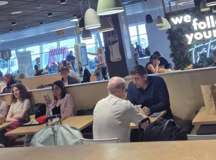 Cum a fost George Simion surprins în Varșovia, în ziua în care CCR a validat alegerile